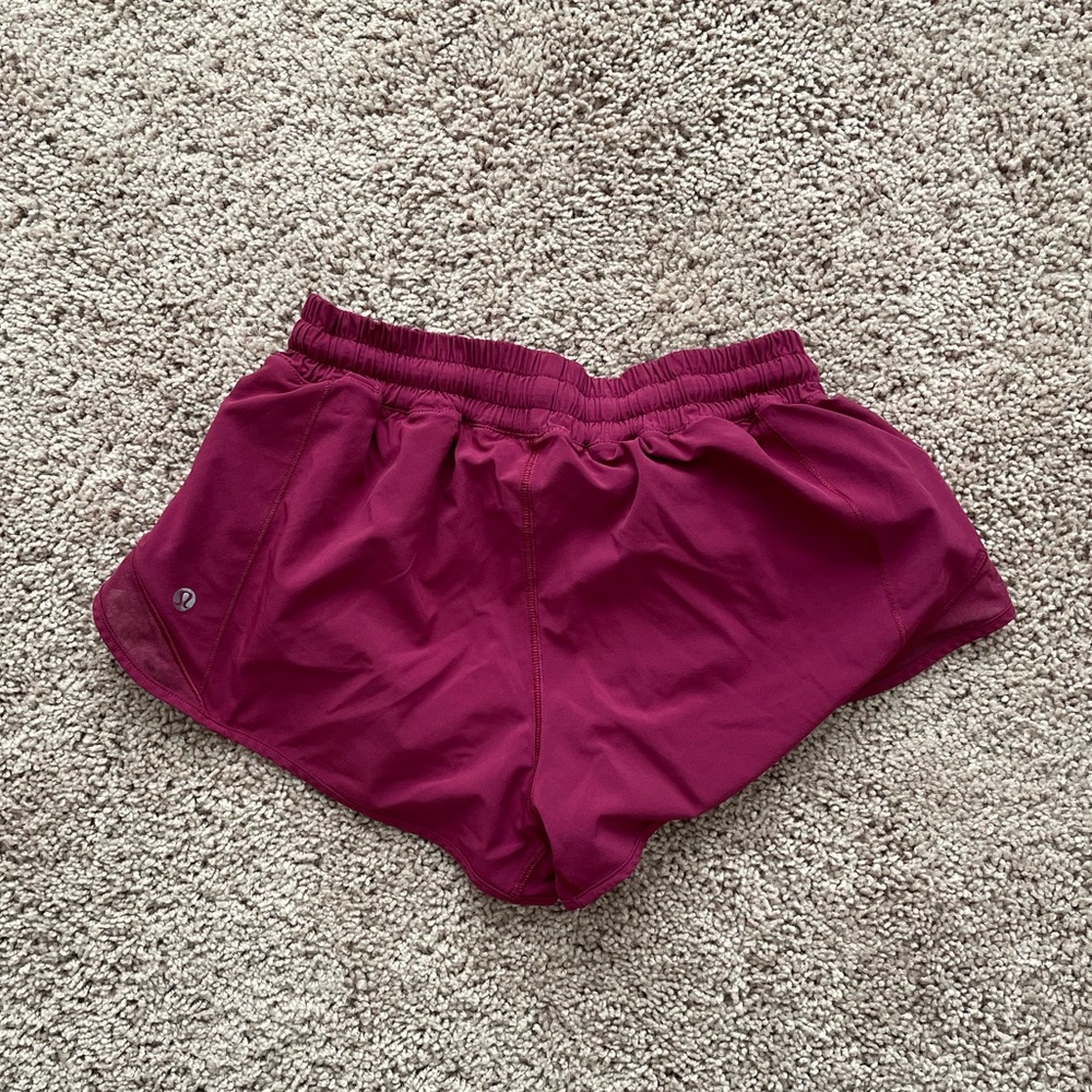 Lululemon hotty hot cassis size 6